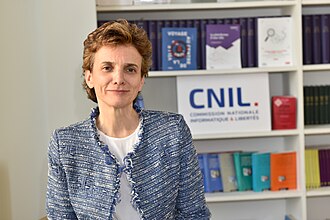 Mme Marie-Laure Denis